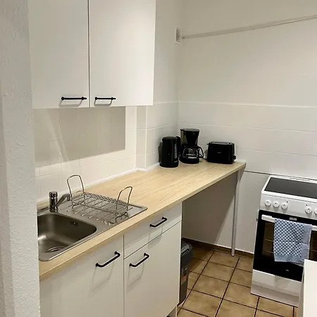 Апартаменты L5 - Ganze Wohnung, Kueche, Bad, Wlan, Terrasse Хейльбронн