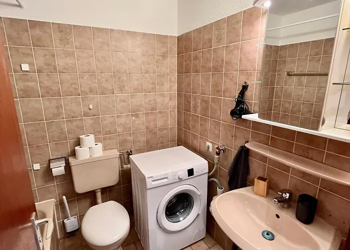 L5 - Ganze Wohnung, Kueche, Bad, Wlan, Terrasse * Хейльбронн